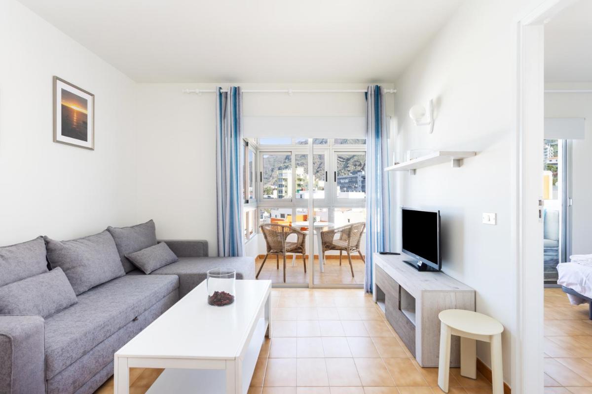 Live Bajamar Luna Balcony & Beach View - Housity