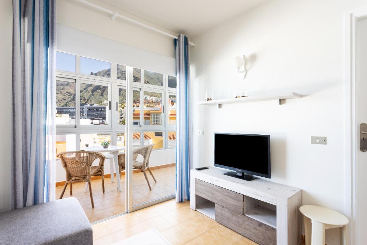 Live Bajamar Luna Balcony & Beach View - Housity