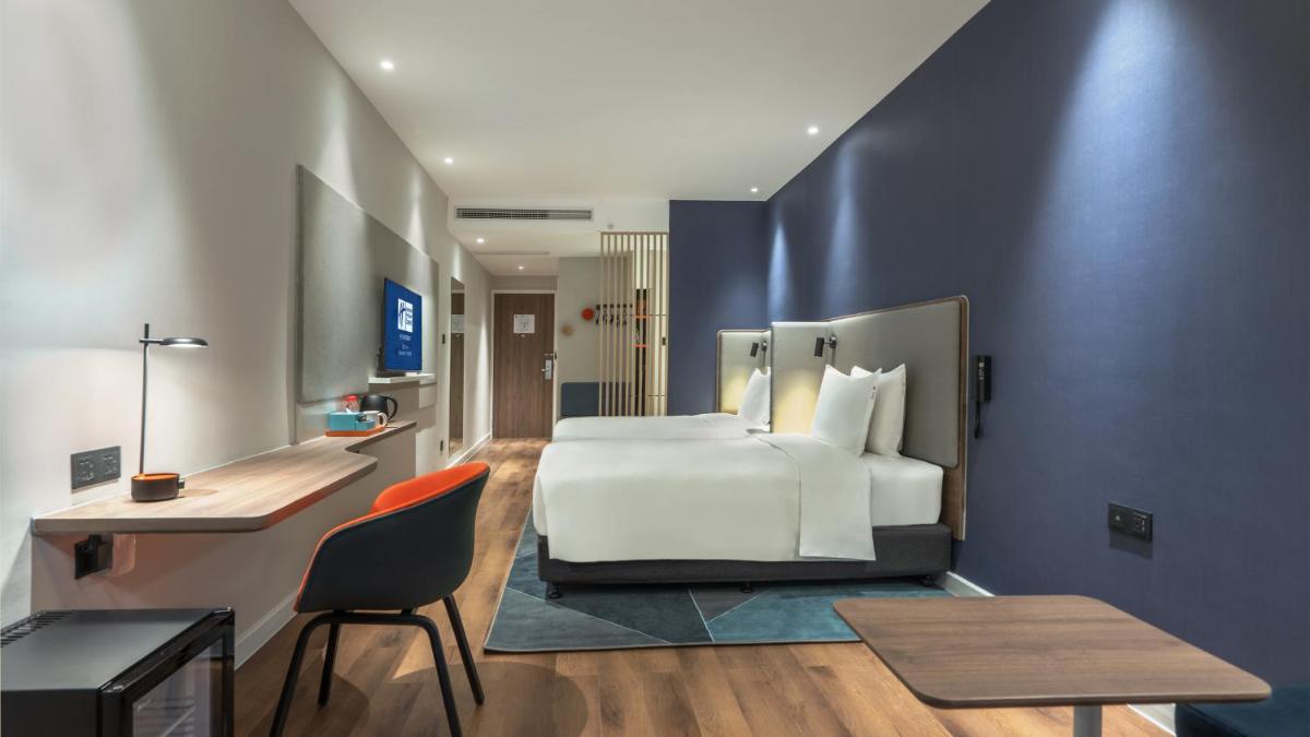 Suitetrails - Holiday Inn Express Yangjiang City Center, an IHG Hotel
