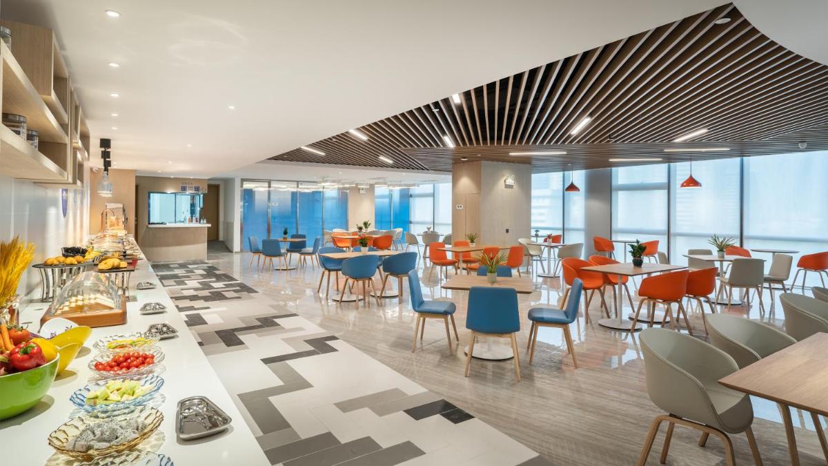Suitetrails - Holiday Inn Express Yangjiang City Center, an IHG Hotel