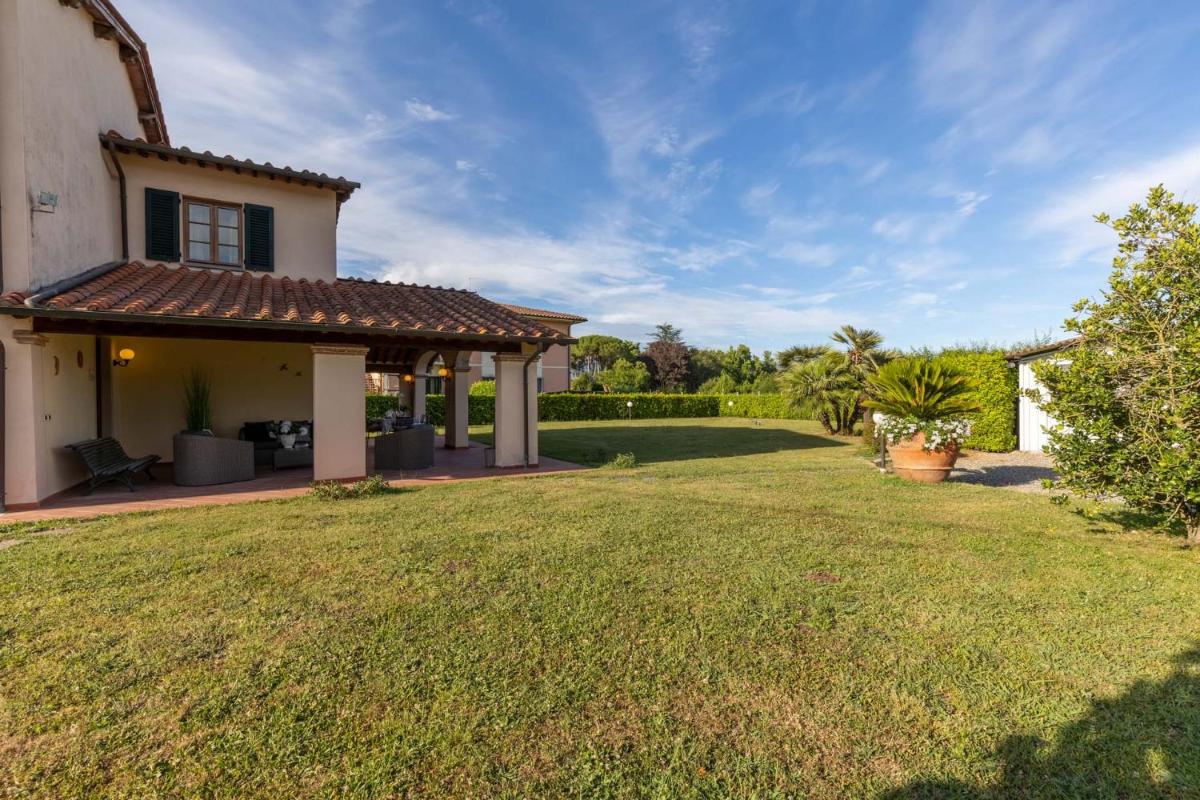 Nonna Bianca, a Genuine Farmhouse in Sant'Alessio, Lucca - Housity