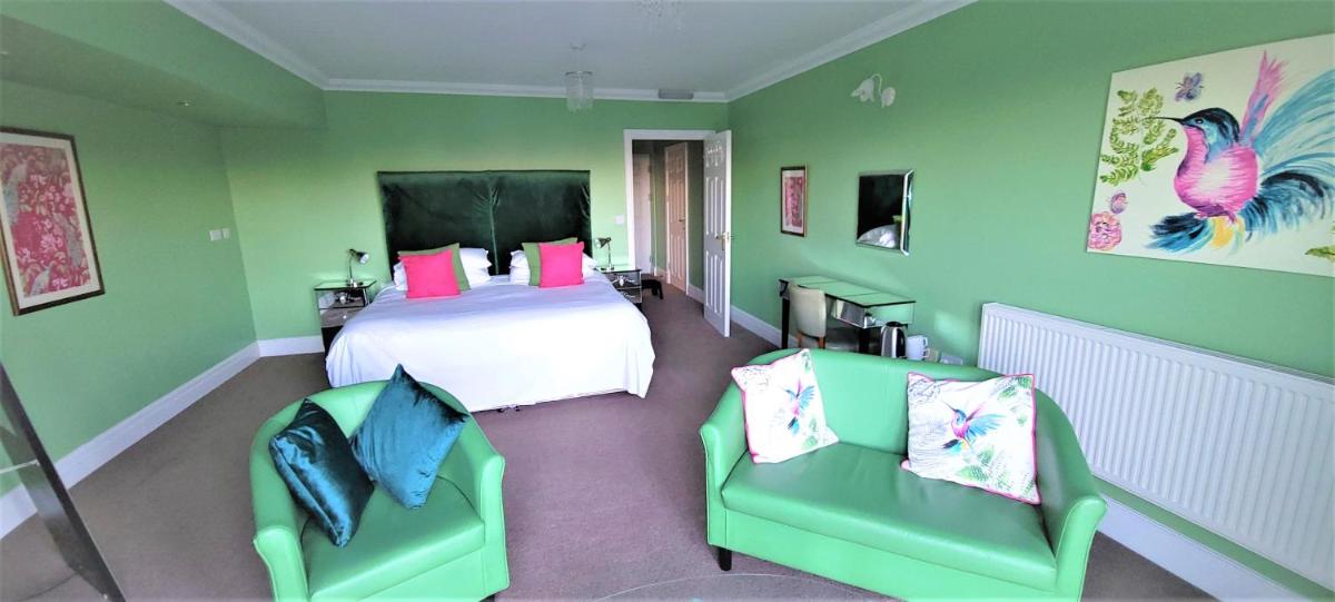 Patricks Boathouse - Housity