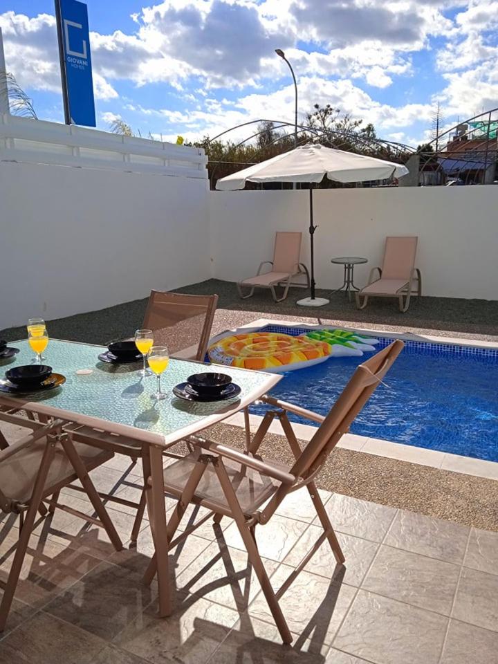 Suitetrails - Villa Calypso with a private pool