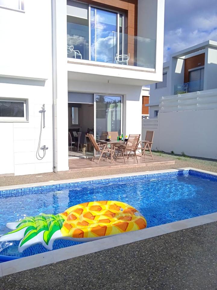 Suitetrails - Villa Calypso with a private pool
