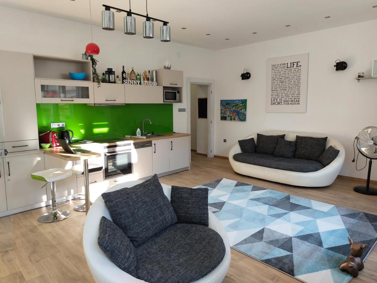 Sunny Studio at the Castle - Housity