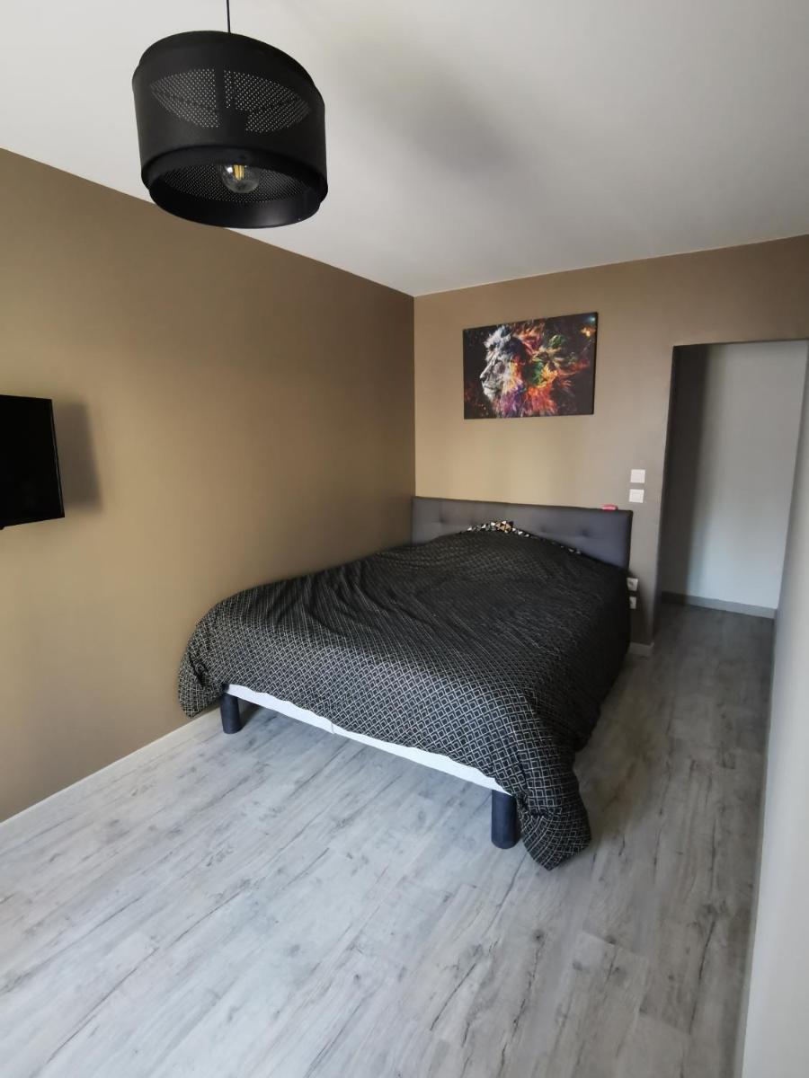 superbe appartement neuf tout équipé, non fumeur avec place de parking privée - Housity