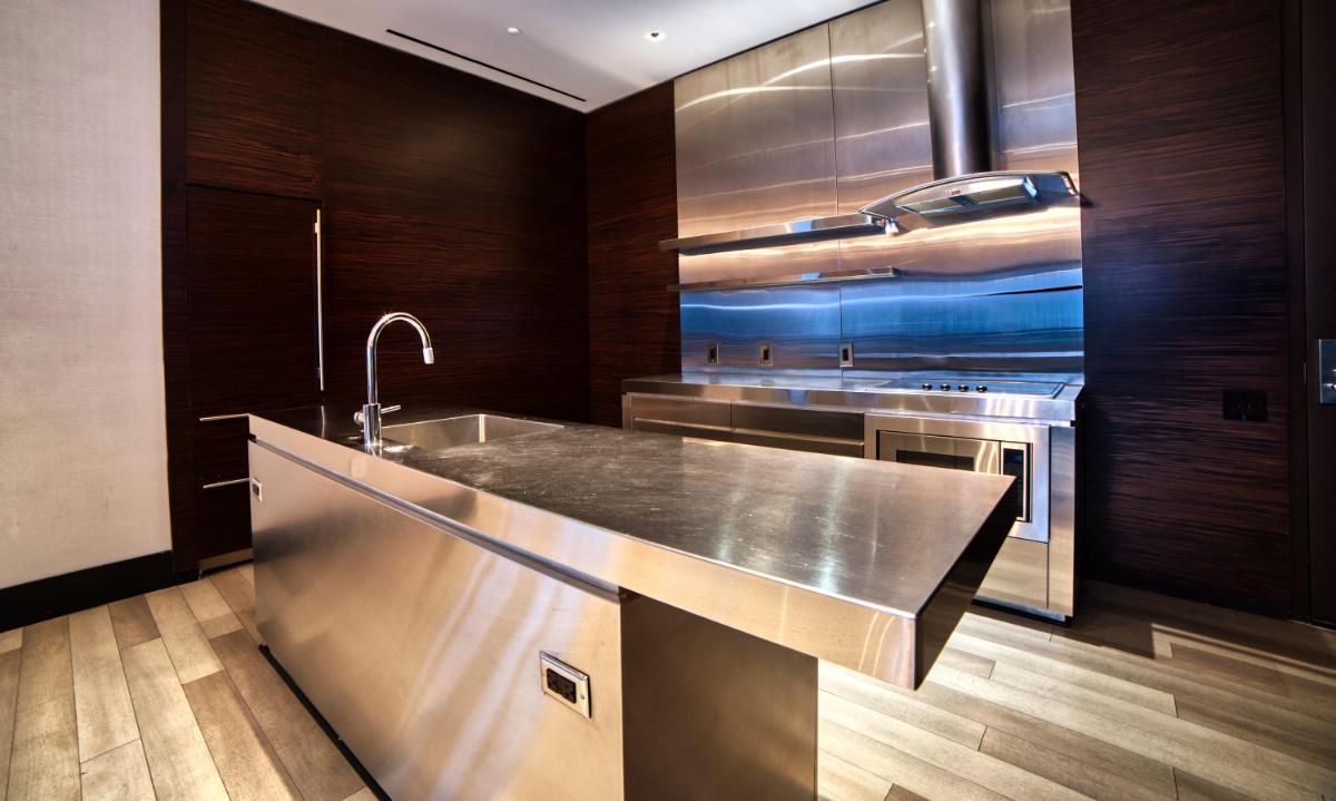 VIP LAS VEGAS PENTHOUSE - Housity