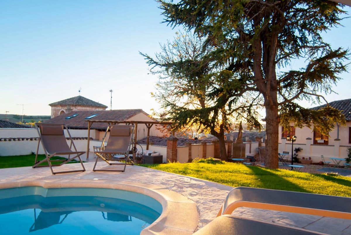 Hotel Rural El Cedro - Housity