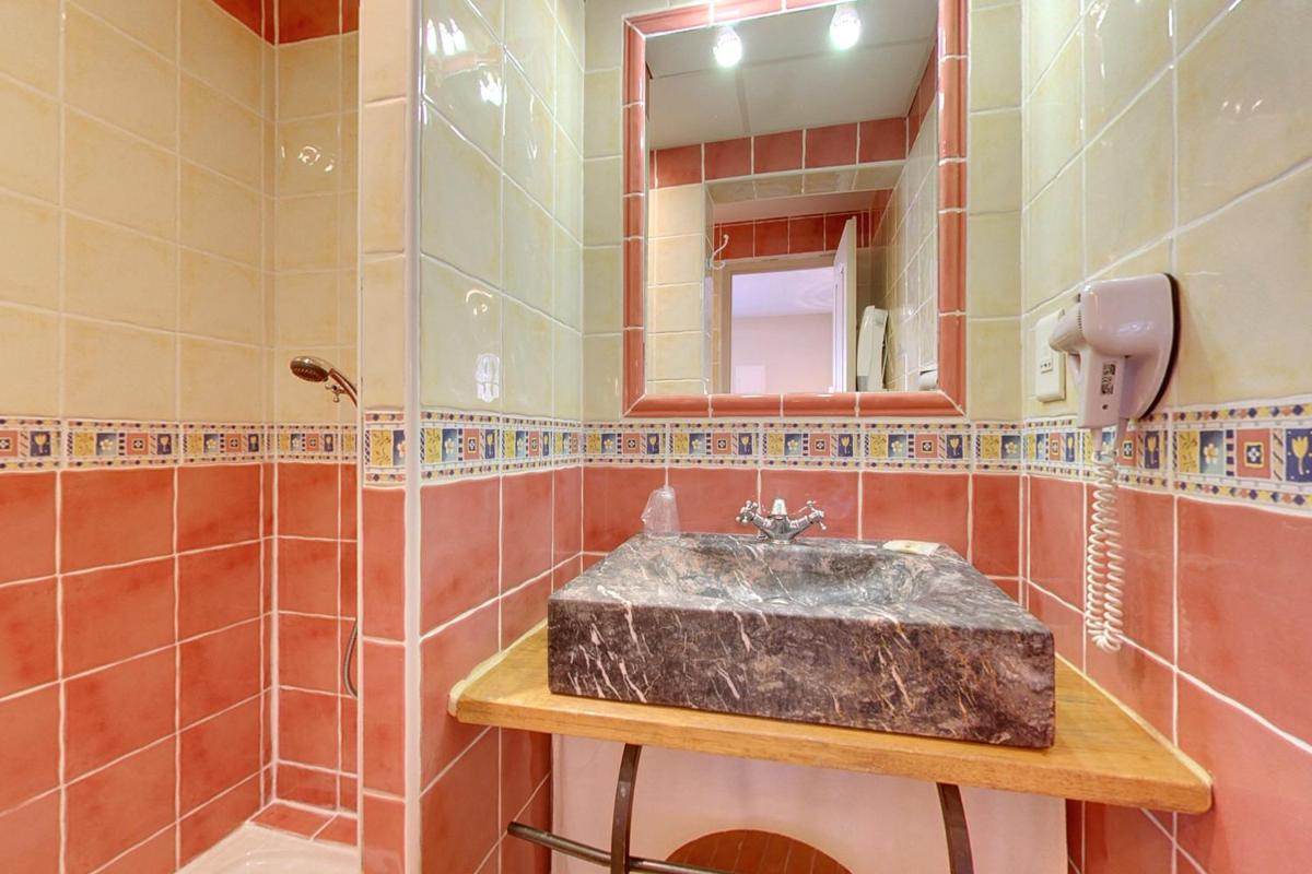 Hotel du Mas - Housity
