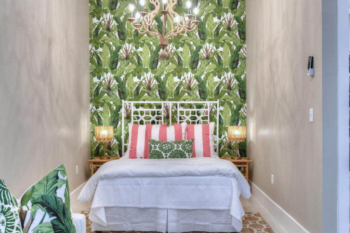Banana Bay @emilysontheisland - Housity