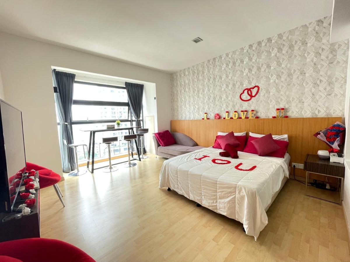 Private Jacuzzi Staycation at KL City 152 - Hizvo