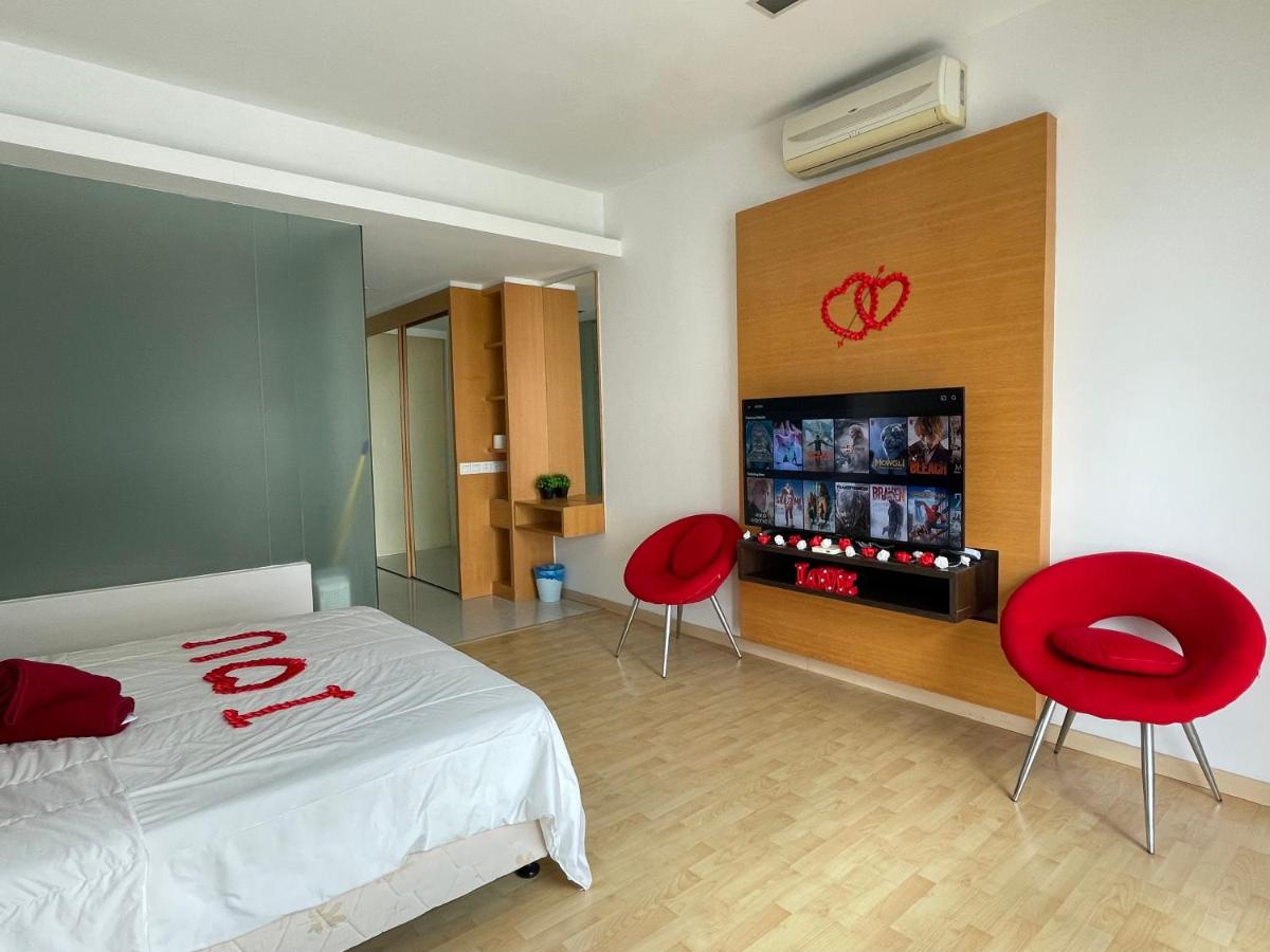 Private Jacuzzi Staycation at KL City 152 - Hizvo