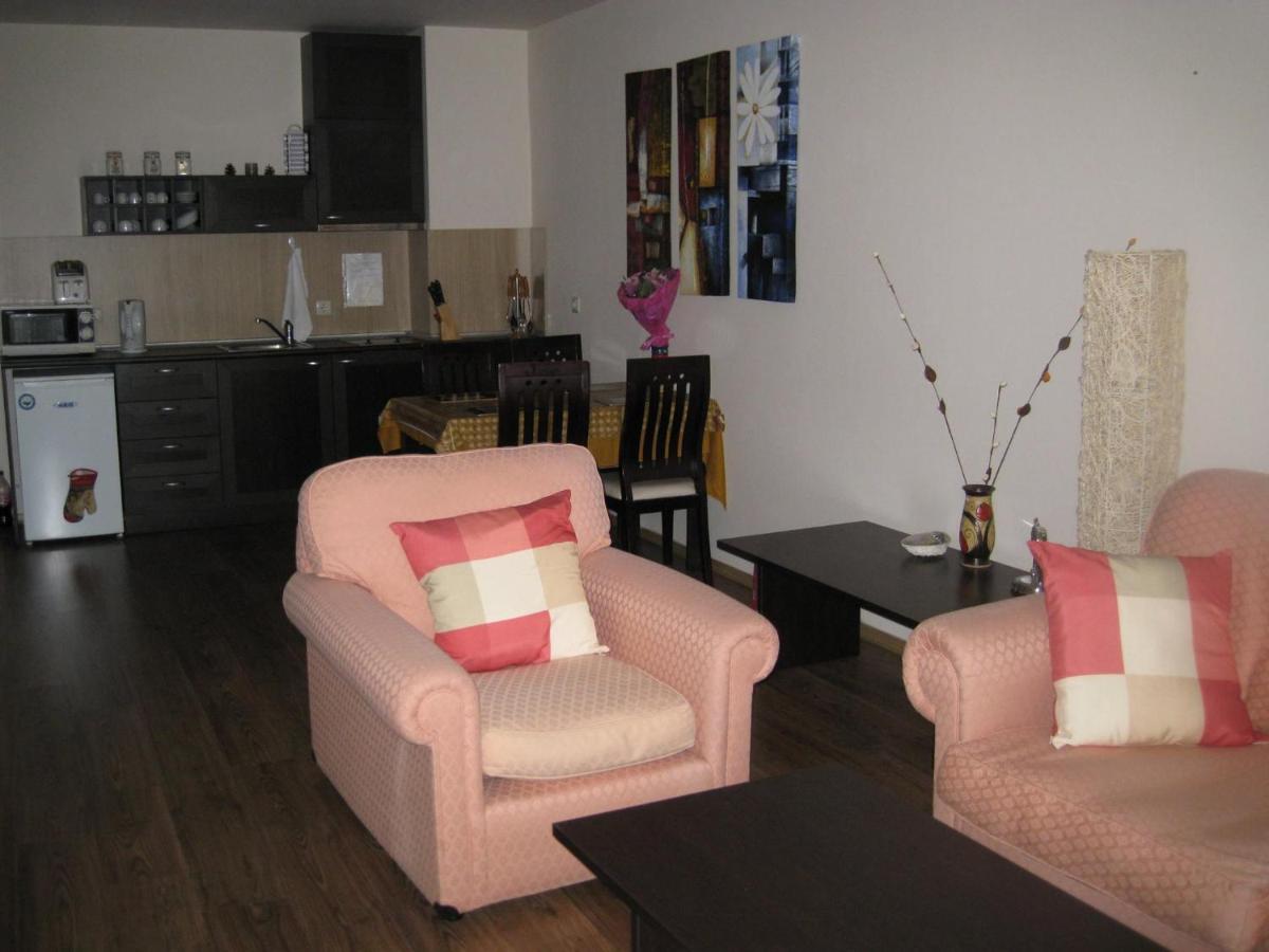 Suitetrails - Spacious and Cosy Apartment in Bansko Royal Towers Complex