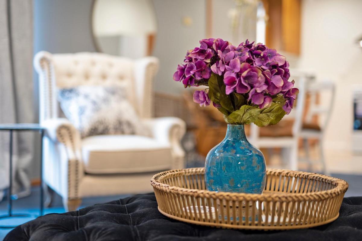 Suitetrails - SOHO Vibes on Davey - 2 Bedroom Unit Hobart - Free Parking - Free WIFI