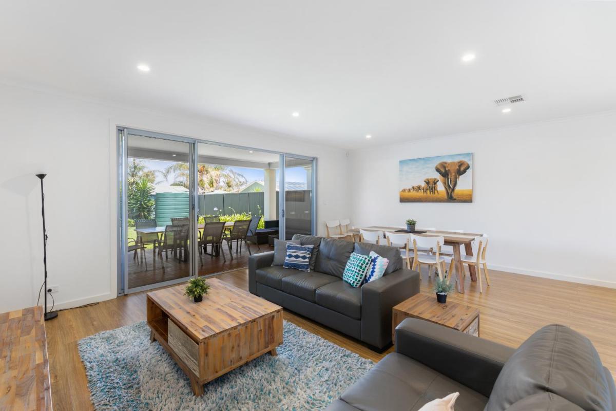 Western Breeze - Housity