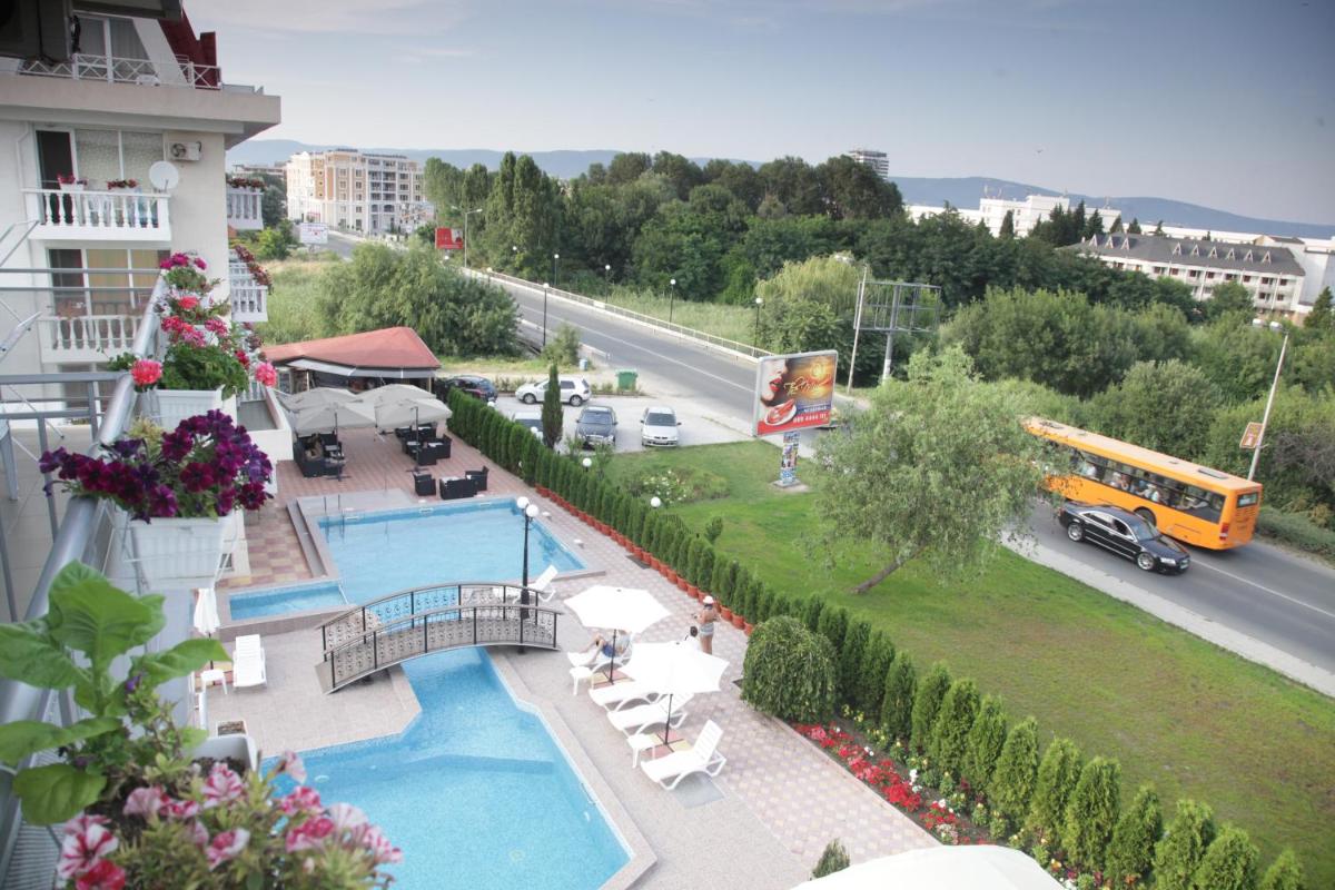 Hotel Zaara - Housity