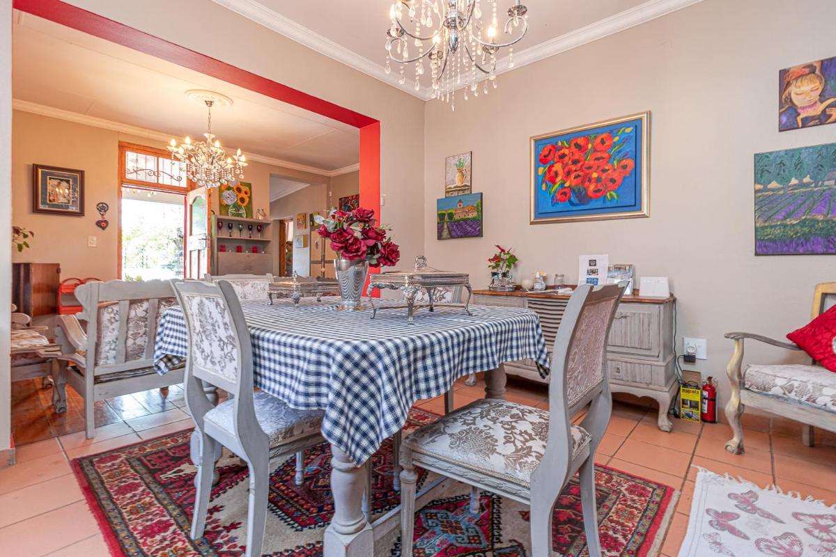 The French Affaire - Housity