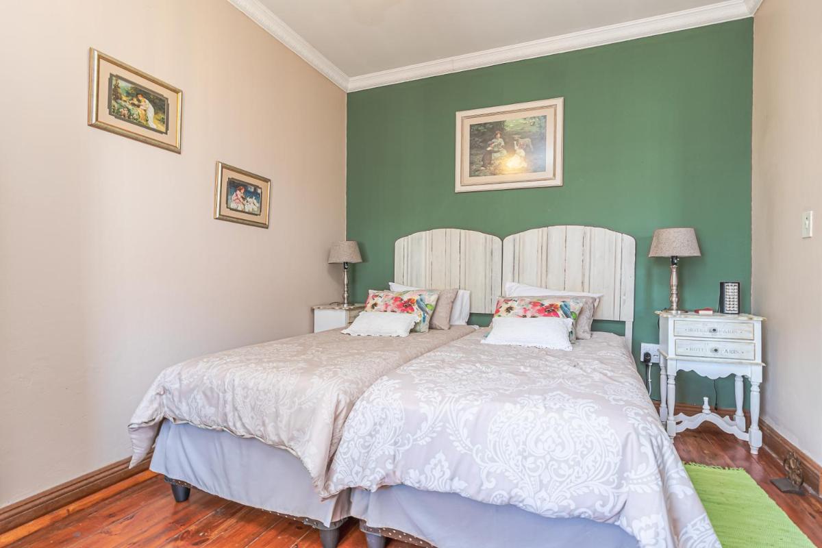 The French Affaire - Housity