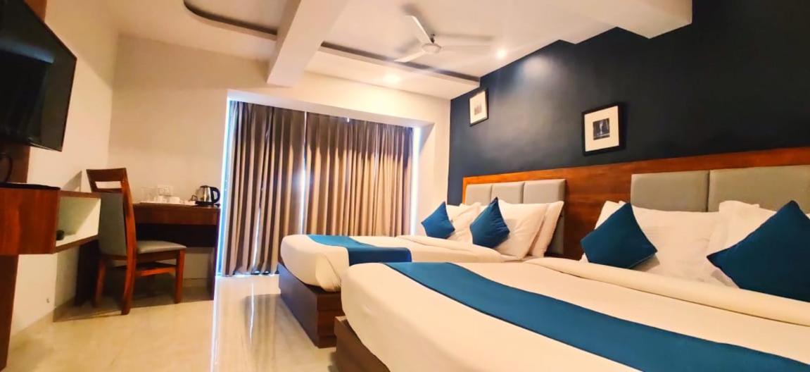 Hotel Palm Beach Pride - Housity