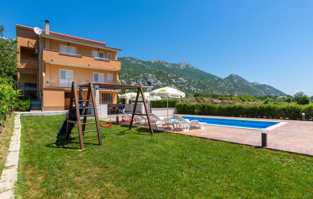 Apartment ALFI, Omiš - Ostrvica - Housity