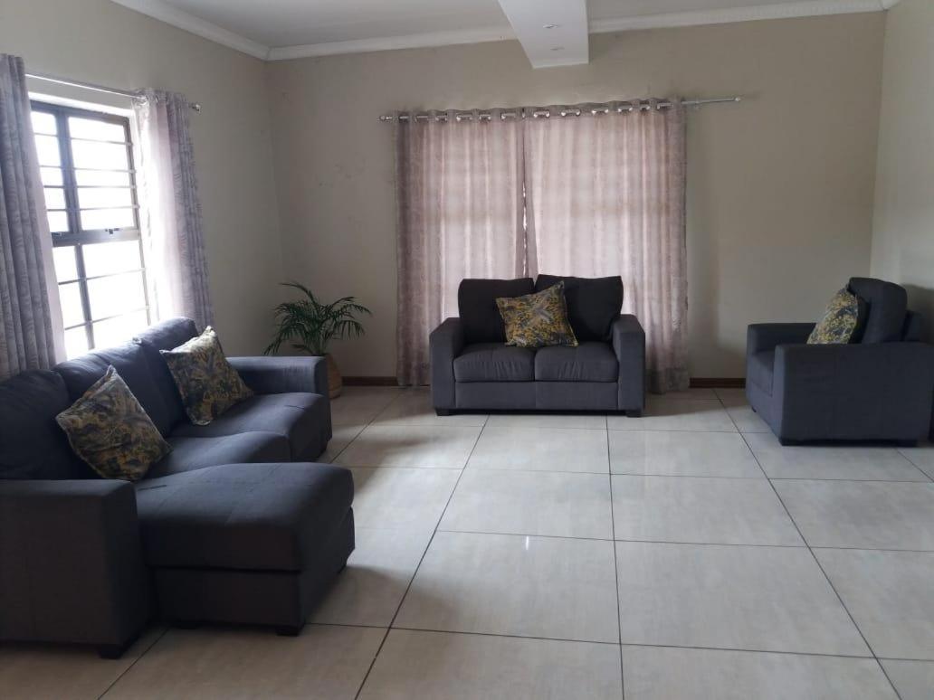 Pardone Crescent - Housity