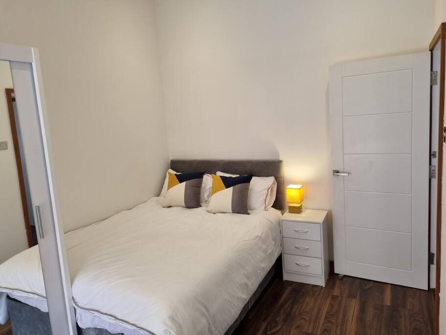 Modern and spacious two bedroom apartment - Housity