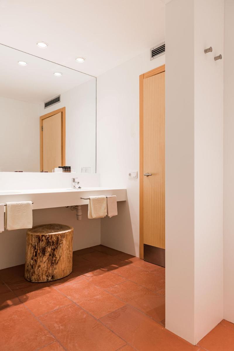 Un baño de Almadraba Park Hotel