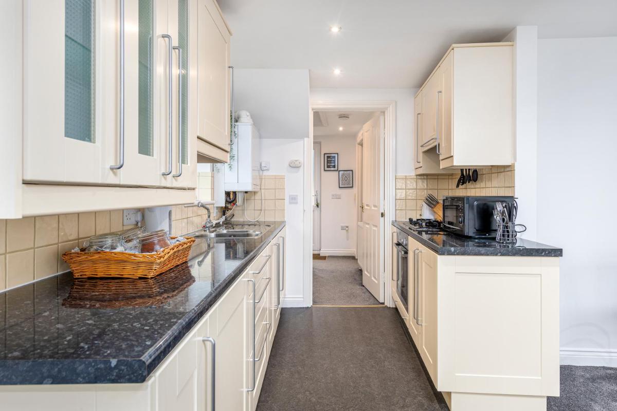 Liquorice Suite - Housity