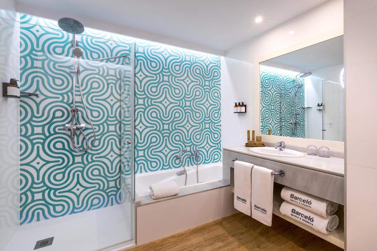 Un baño de Barceló Cabo de Gata