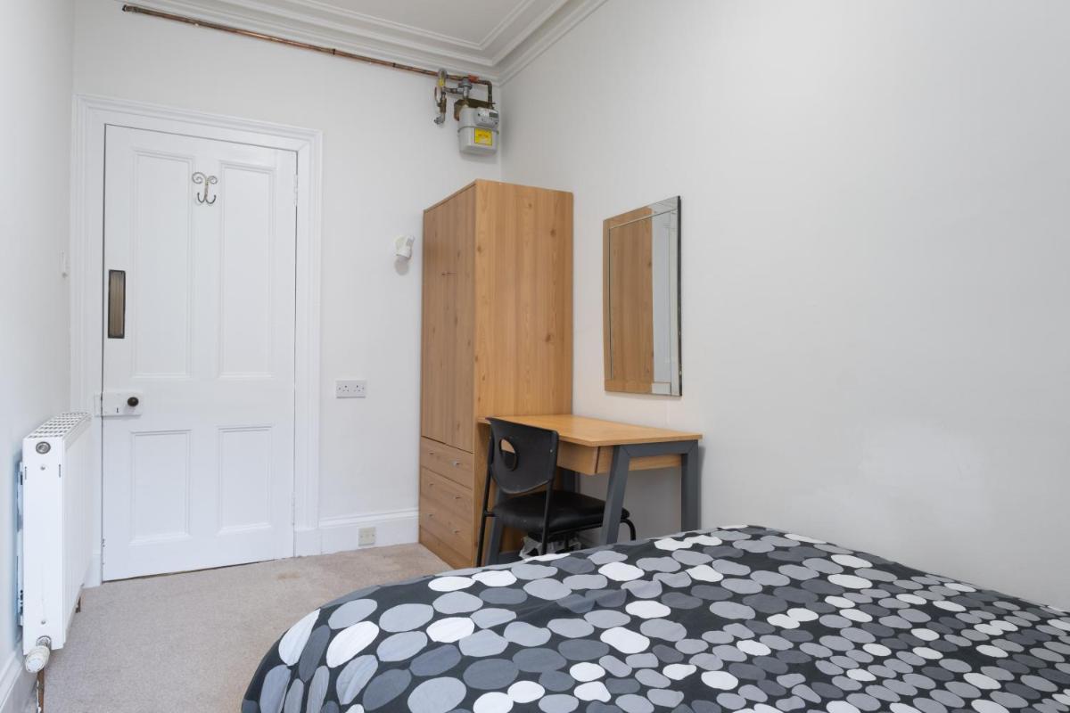 Hutch 2 Bed Apart - Housity