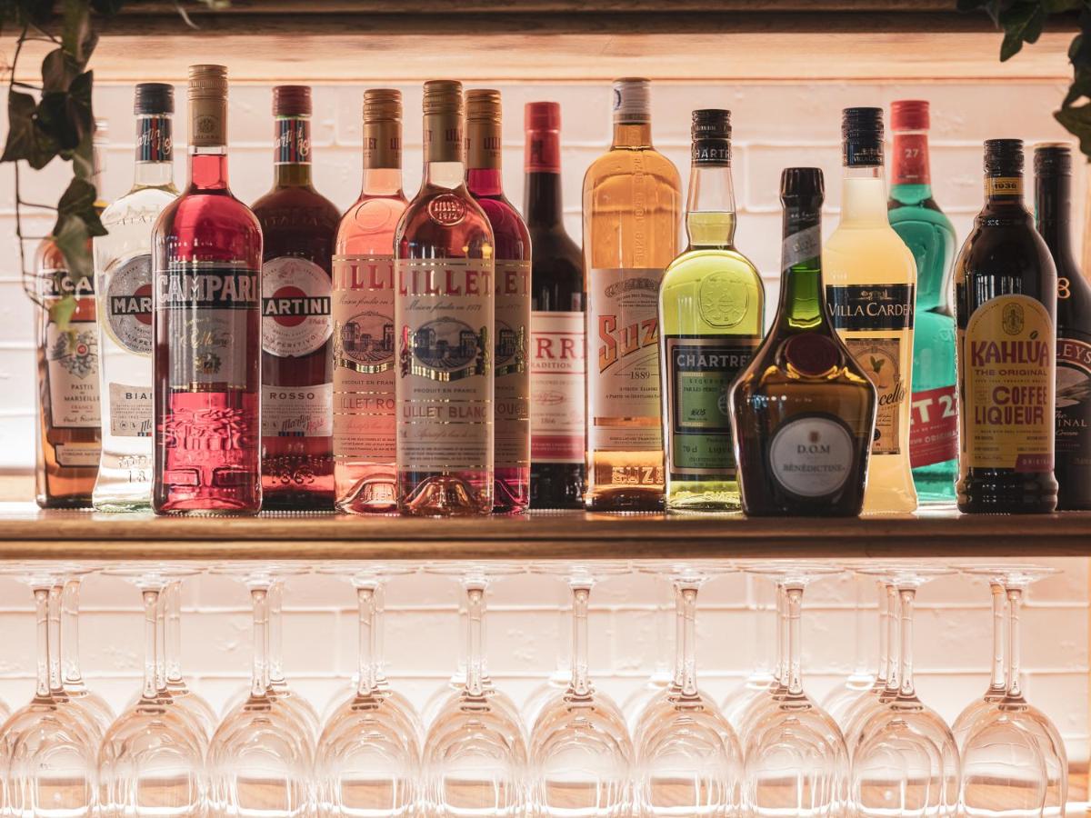 Boissons dans l'établissement Dandy Hotel