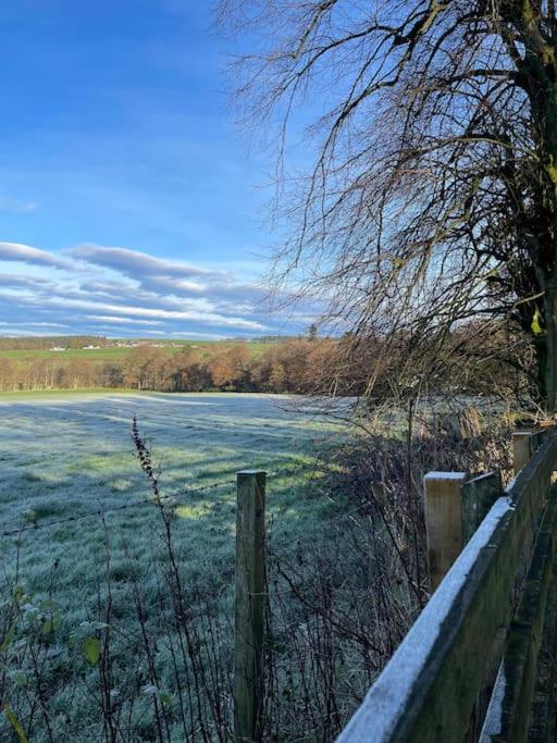 Suitetrails - A cosy two-bedroom cottage near Loch Lomond