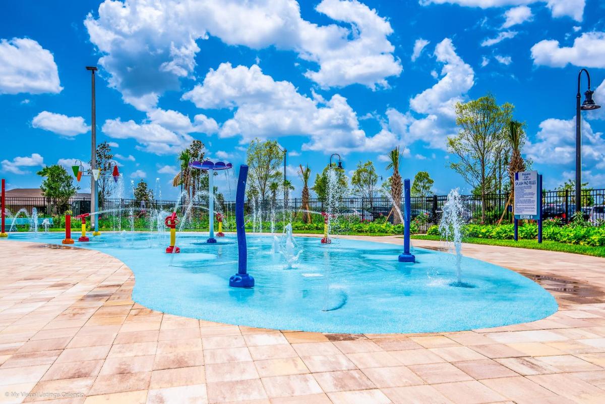 NEW Magically Themed Condo w Pool View - Housity