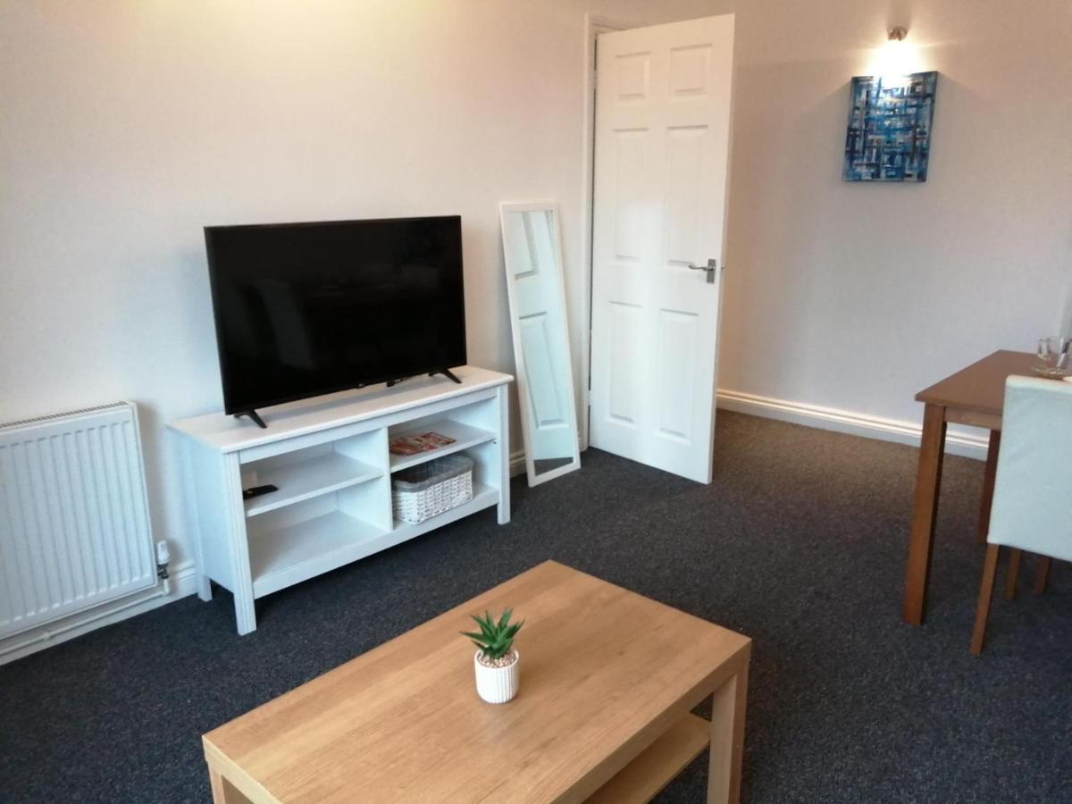 The Hillside Apartment - King's Norton Birmingham - Housity