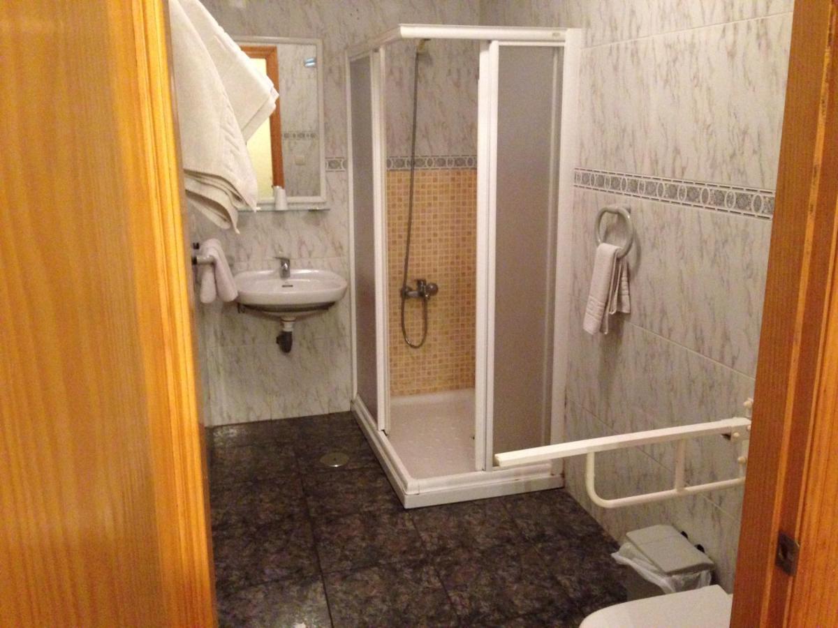 Hostal Delfin Verde - Housity