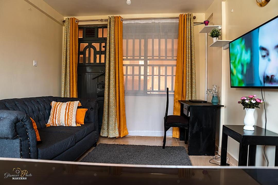 STYLISH 1BR APARTMENT IN KISUMU: FAST WI-FI, NETFLIX, SECURE PARKING - Housity