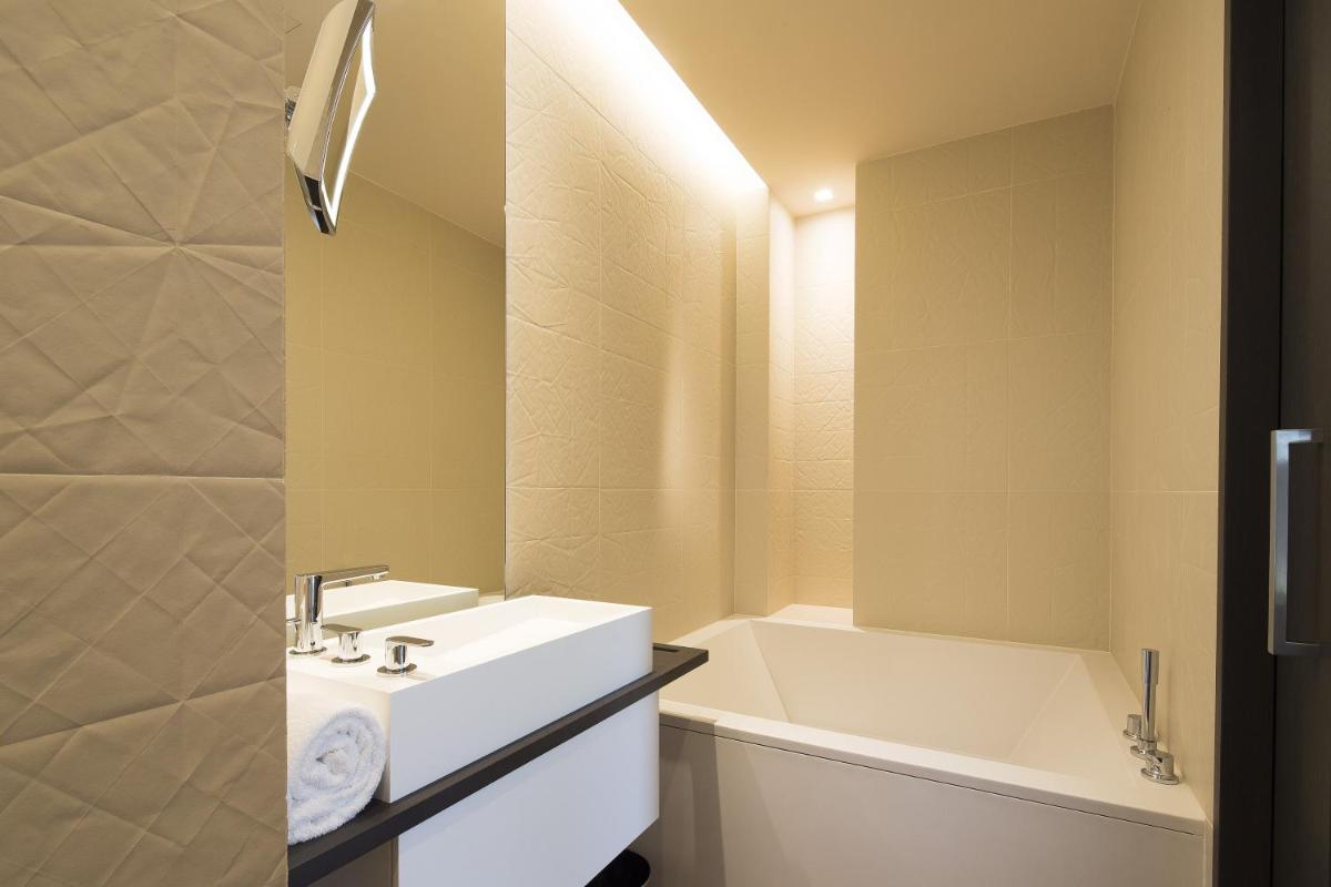Salle de bains dans l'établissement Hotel D - Strasbourg