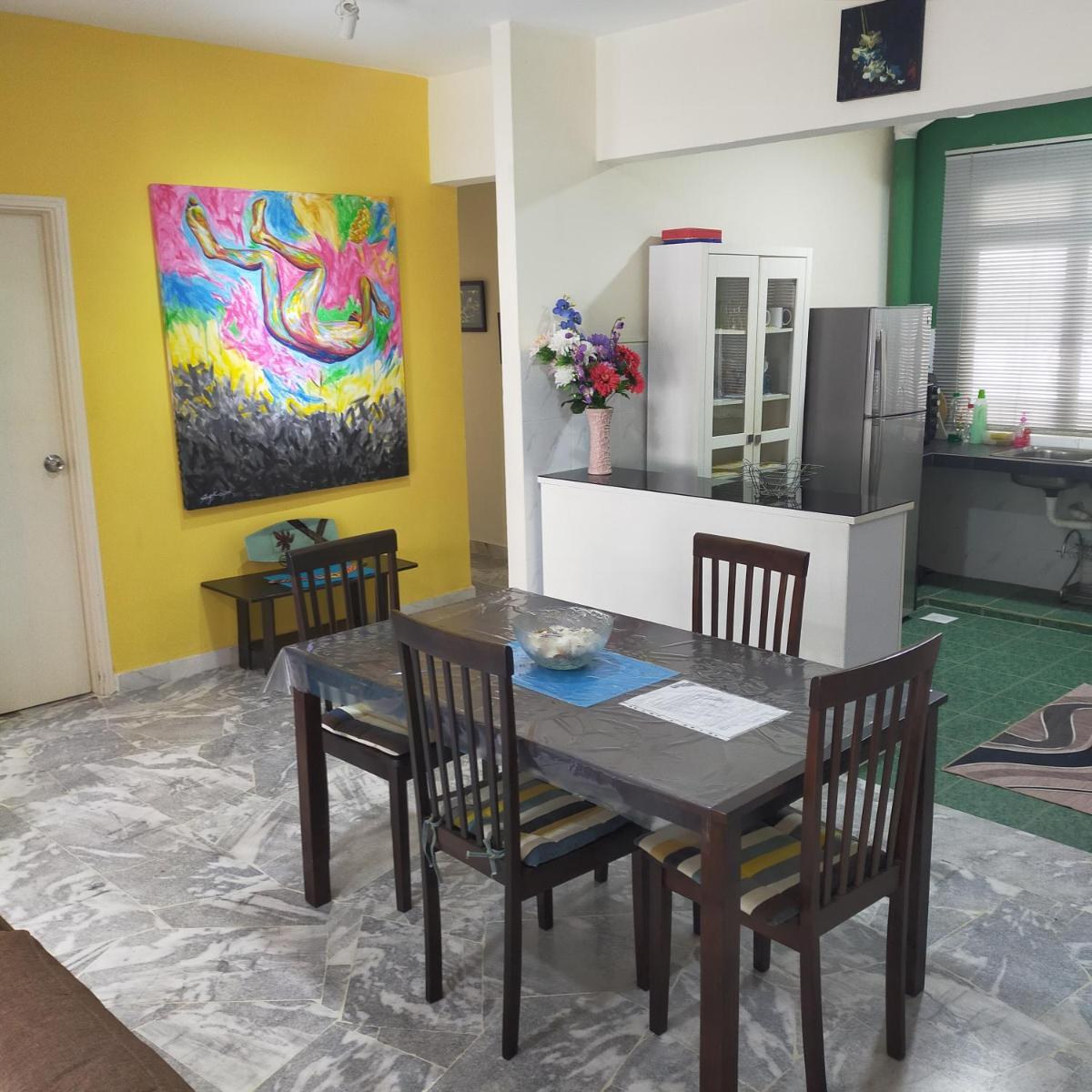 Relaxing Retreats at Cocobay Apartments - Housity