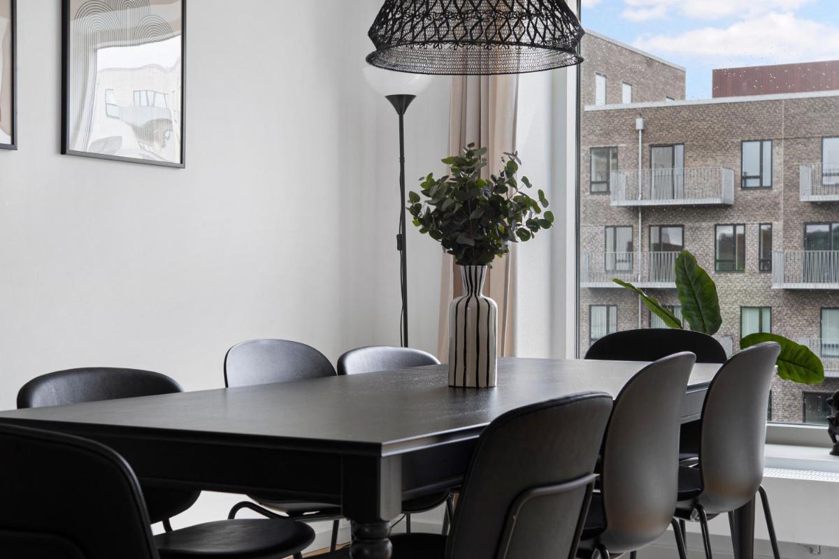 Suitetrails - Sanders Arena - Precious Three-Bedroom Apartment Close to Metro Station