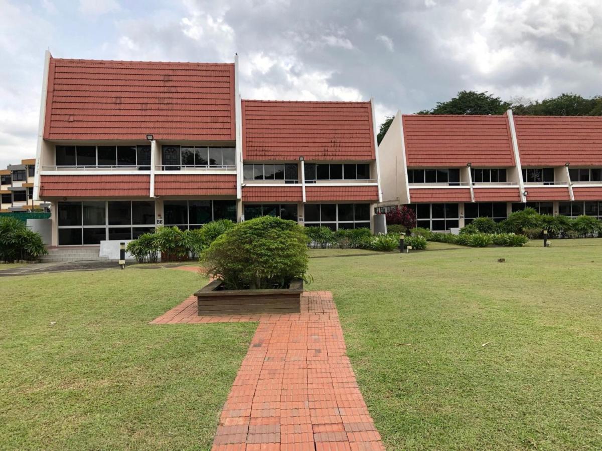 Seaside Glamping@Heritage Chalet - Housity