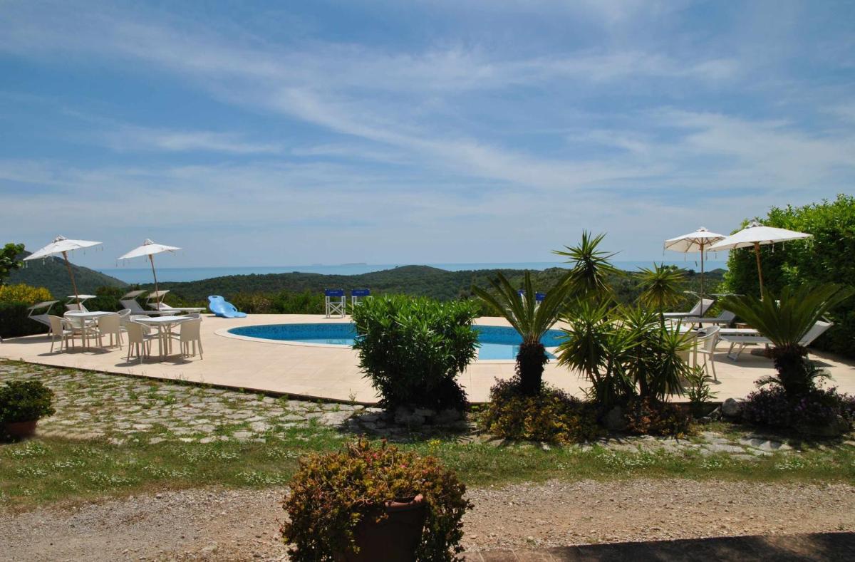 Uva & Stelle Maison in collina di Sperlonga - Housity