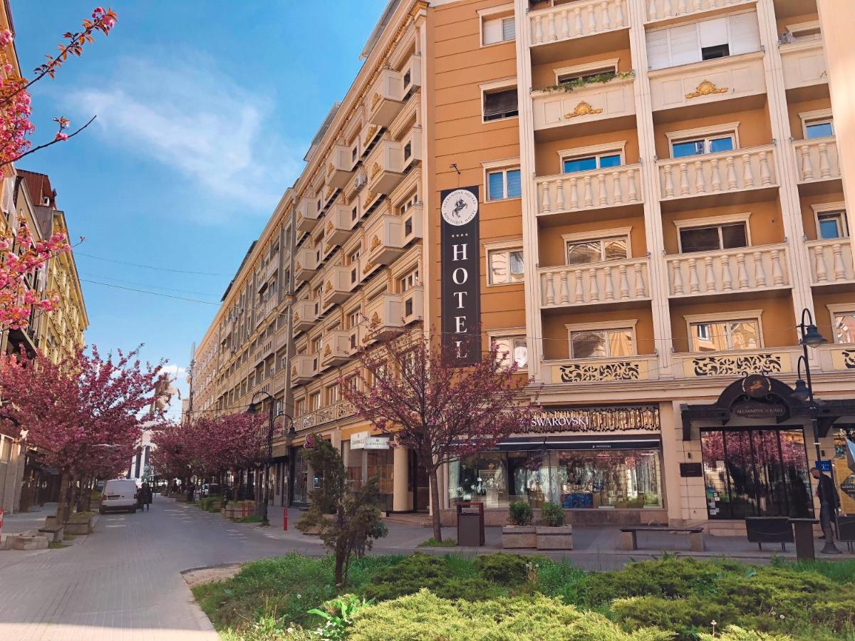 Alexandar Square Apartments - Housity