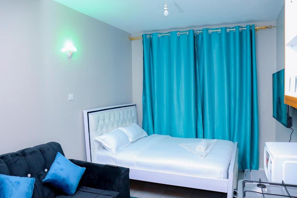Maven Glow Elegant Studios - Housity
