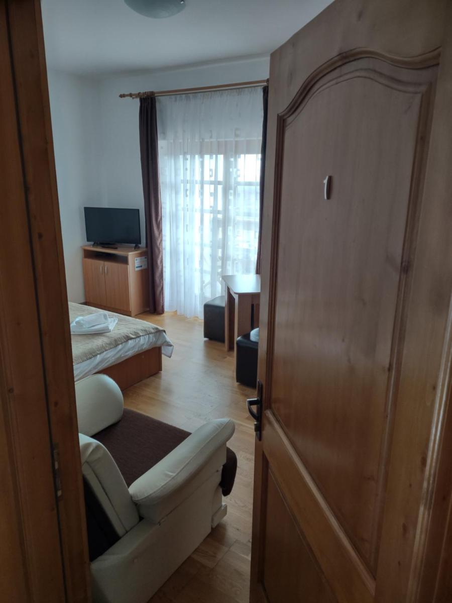 Pensiunea Codruta - Housity