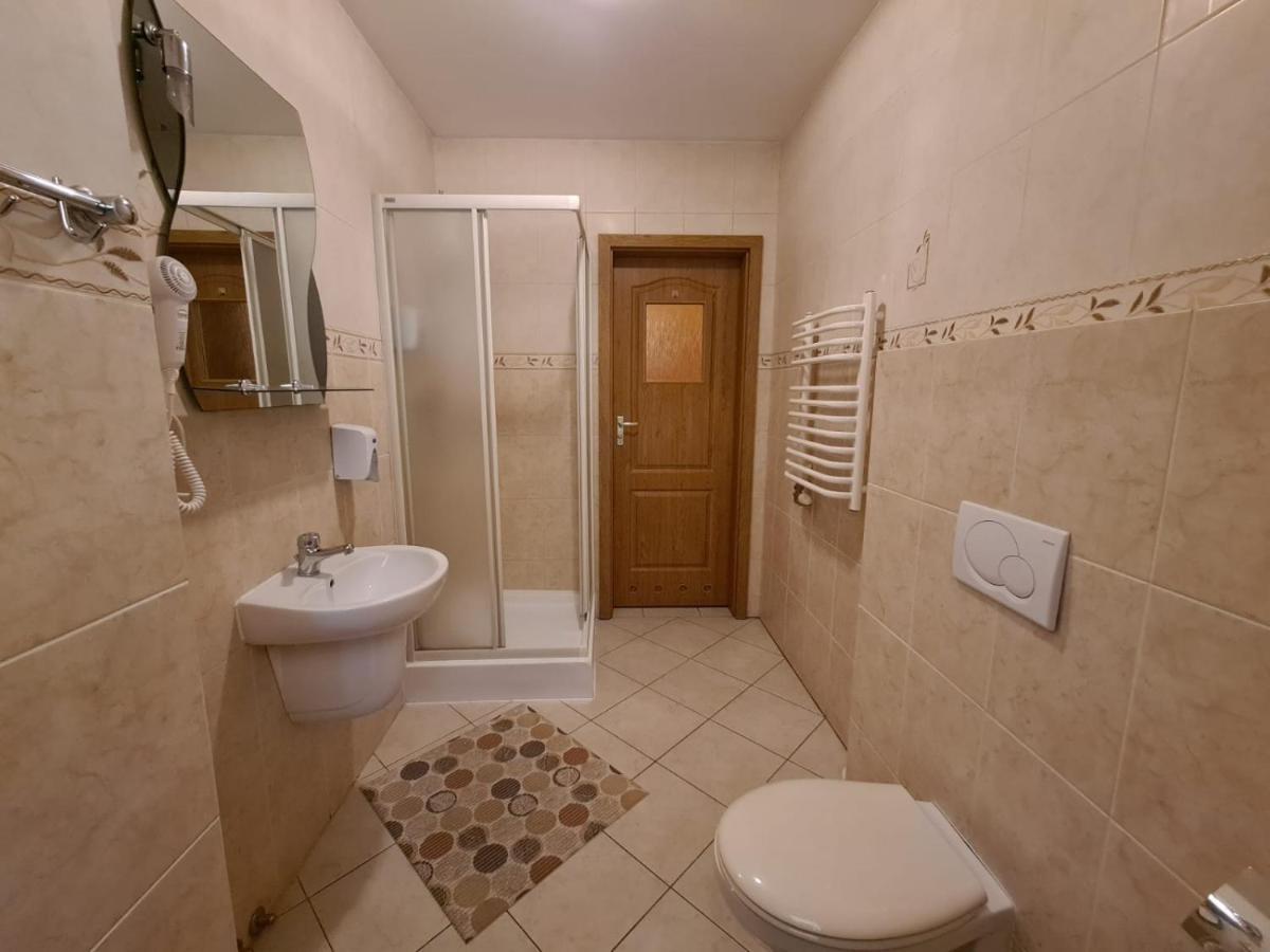 Hotel Mimoza - Housity