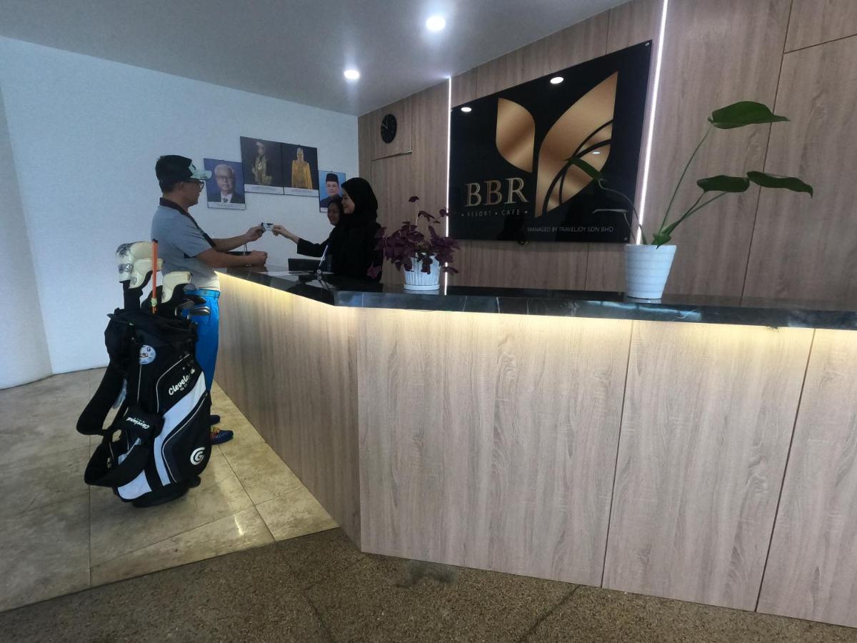 Bukit Beruntung Resort - Housity