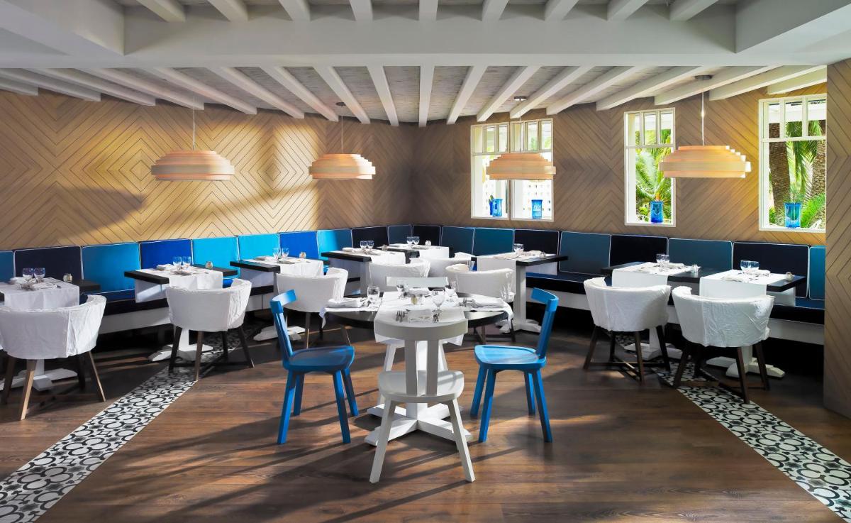 Un restaurante o sitio para comer en Boutique Hotel H10 Big Sur - Adults Only