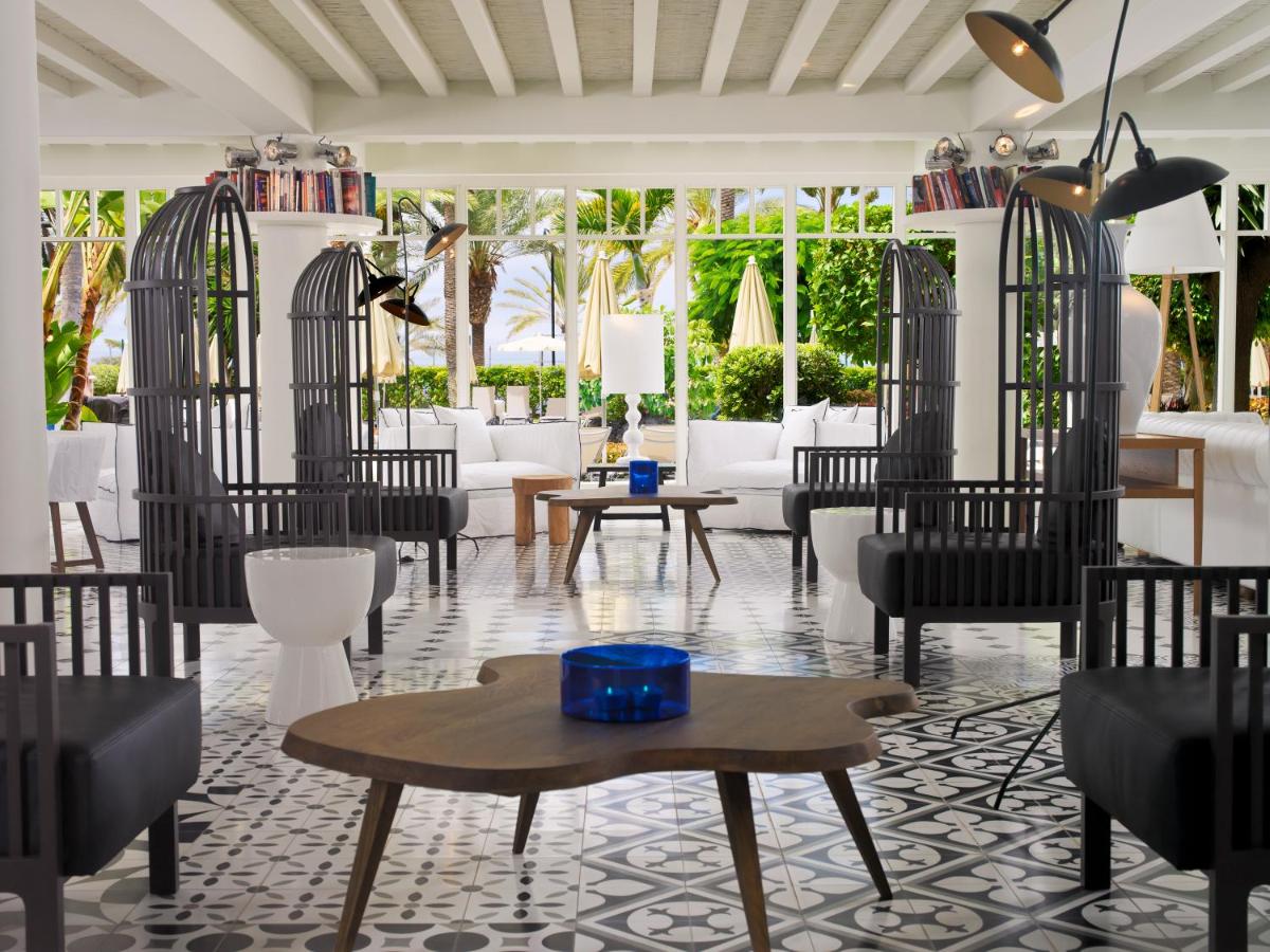 Un restaurante o sitio para comer en Boutique Hotel H10 Big Sur - Adults Only