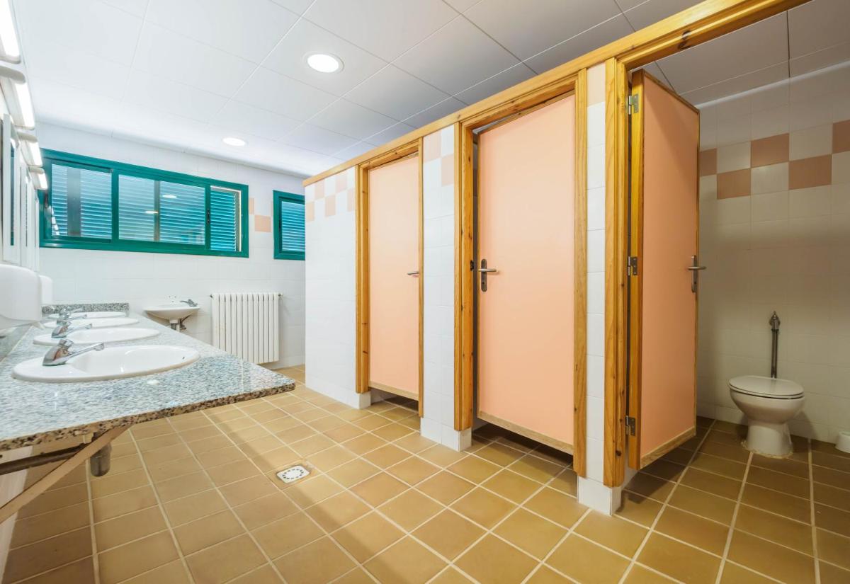 Camping Alberg Municipal Tivissa - Housity
