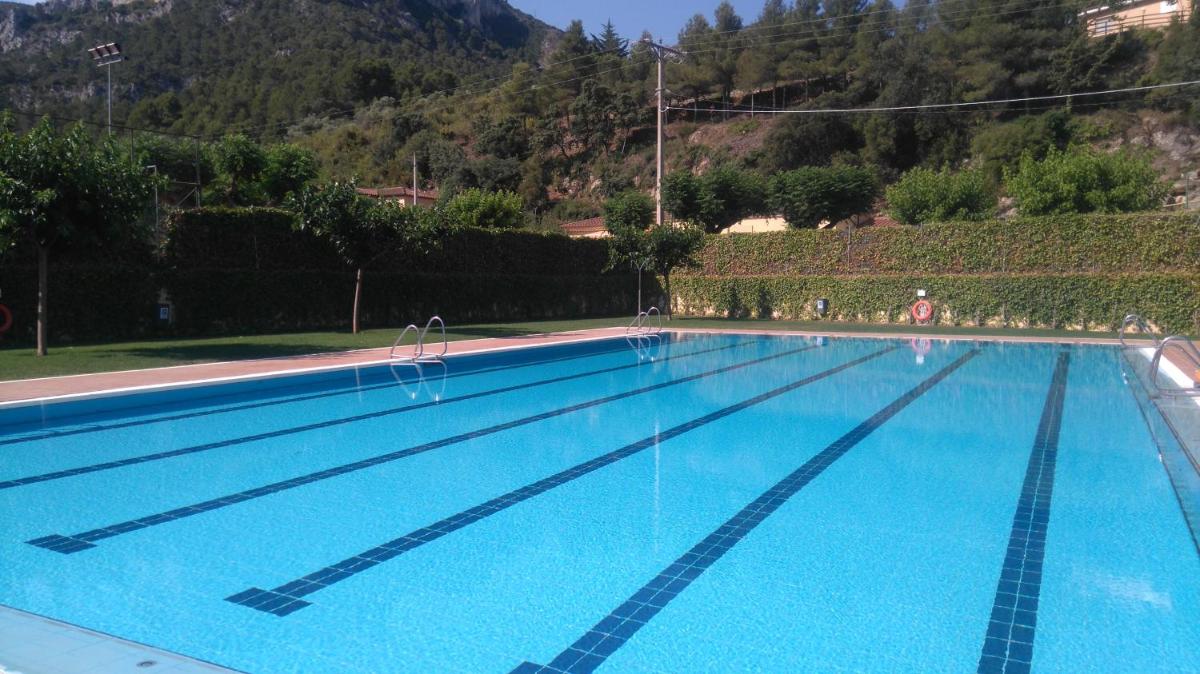 Camping Alberg Municipal Tivissa - Housity